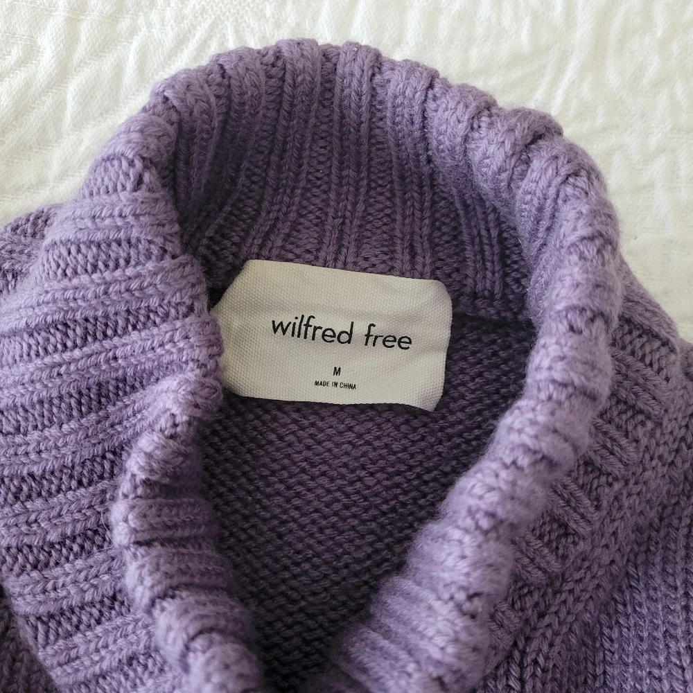 Wilfred 100% Merino Wool Purple Turtleneck Sweater - Picture 3 of 6